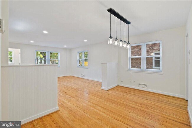 Building Photo - 4411 Harrison St NW