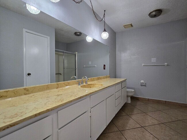 Building Photo - 230 Mighty Oak Ln