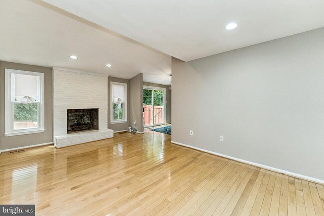 Building Photo - 12220 Tildenwood Dr