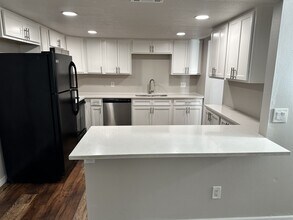 Building Photo - 5541 Bay Blvd