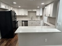 Building Photo - 5541 Bay Blvd