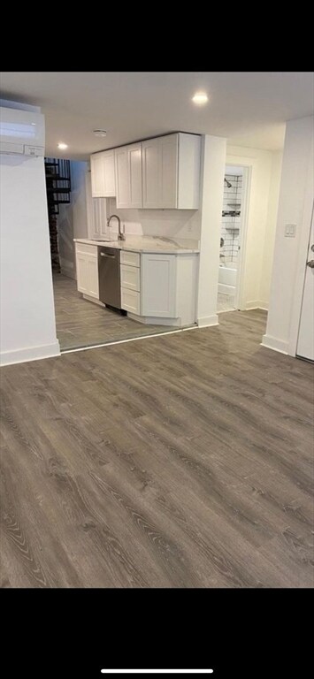 Building Photo - 26 Parker St