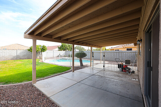 Building Photo - 10514 W Foothill Dr
