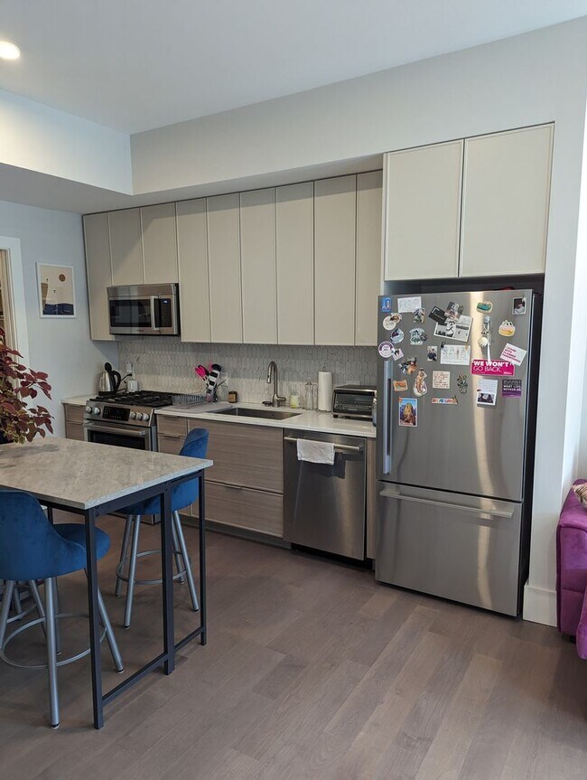 Building Photo - Jamaica Plain luxury 1 bedroom penthouse f...