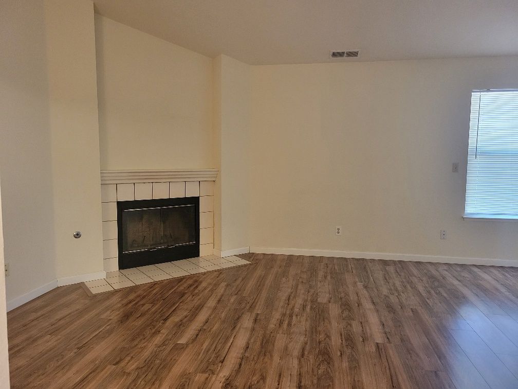 Building Photo - 1812 College Greens Dr
