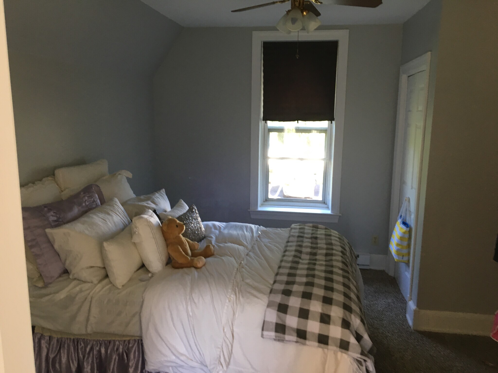 Building Photo - 3233 Bingen Rd