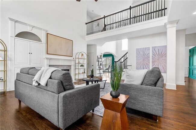 Building Photo - 3713 Lake Edge Dr