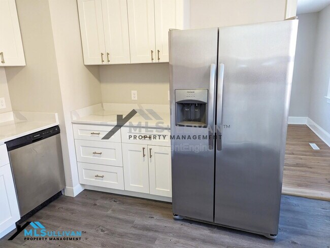 Building Photo - 2414 Albany St