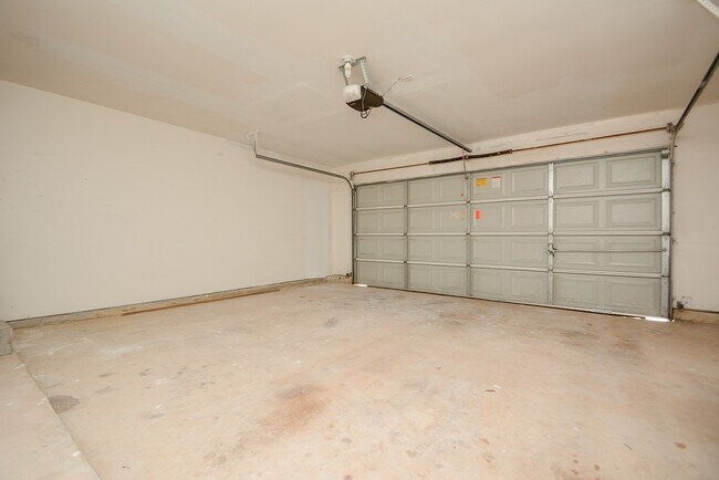 Building Photo - 24914 Oconee Dr