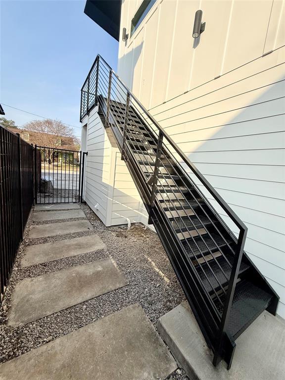 Building Photo - 3919 E 16th St