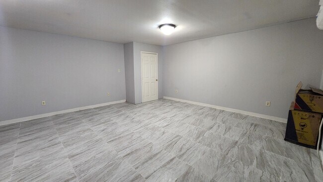 Building Photo - 301 Soria Dr