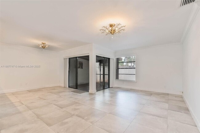 Building Photo - 11135 SW 134th Ct