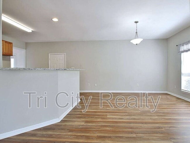Building Photo - 109 St Albans Way