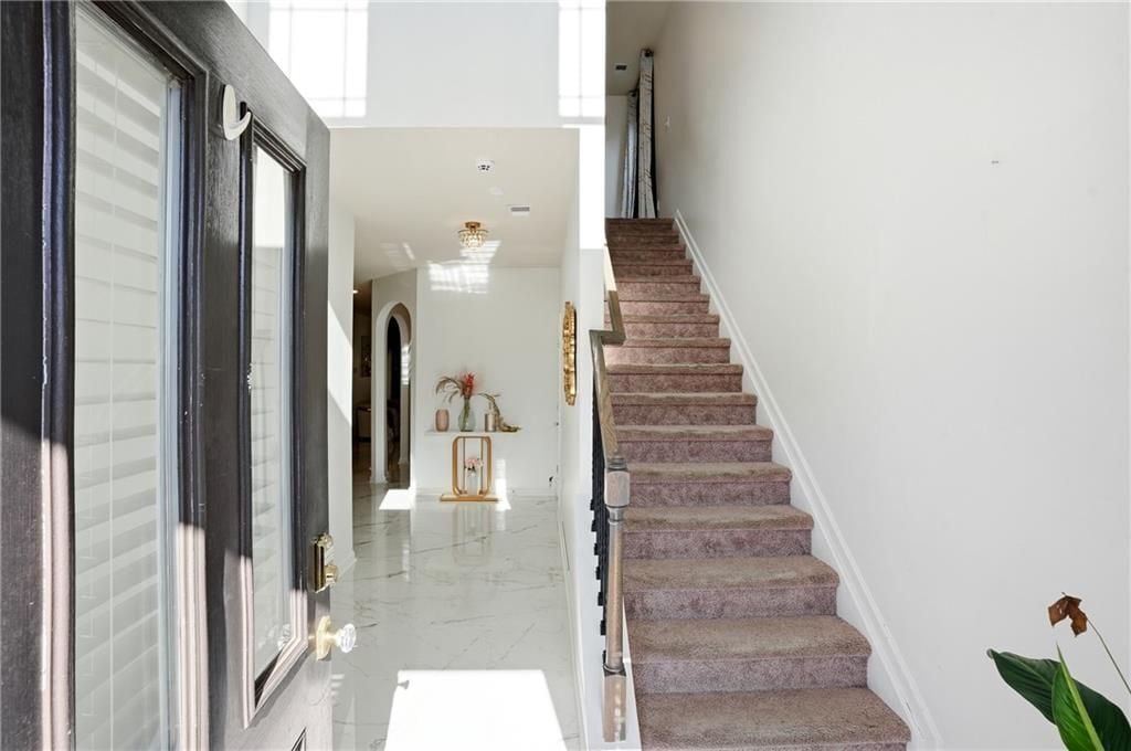 Building Photo - 341 Emporia Loop