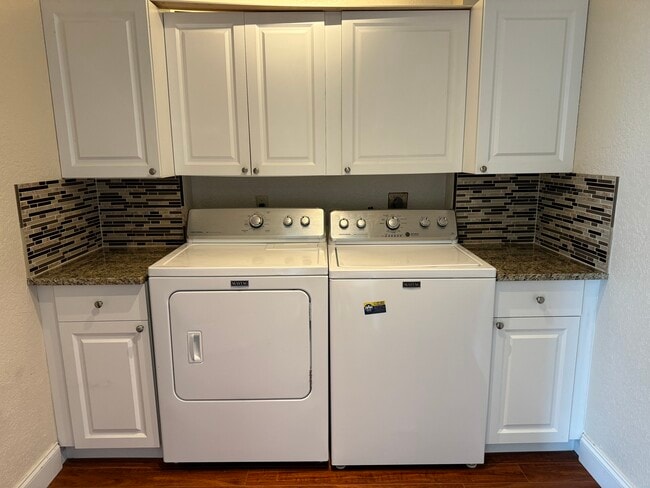 Building Photo - 3636 Whitehall Dr