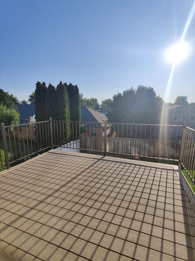 Building Photo - Horn Rapids Home with Bonus Room, Deck, an...