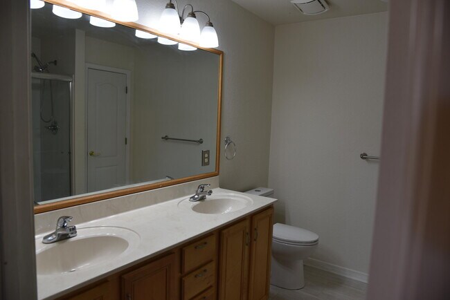 Building Photo - 224 Talquin Cove