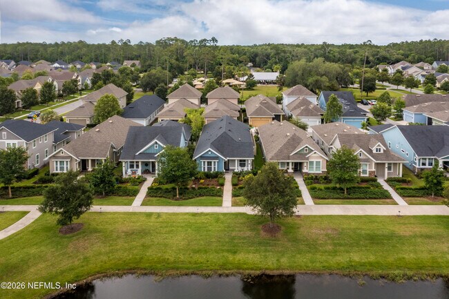 Building Photo - 39 Woodmere Ln