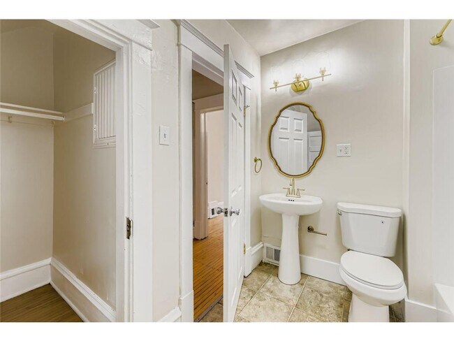 Building Photo - 3507 N Newton Ave