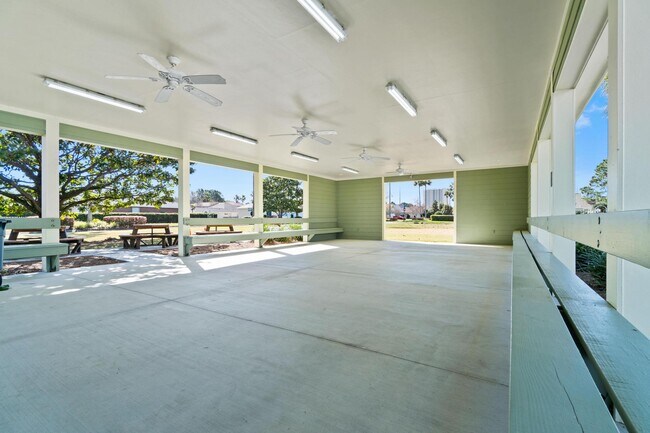 Building Photo - 65 Bay Tree Dr