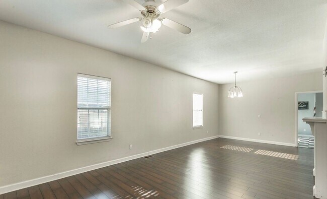 Building Photo - 815 Hamilton Ave