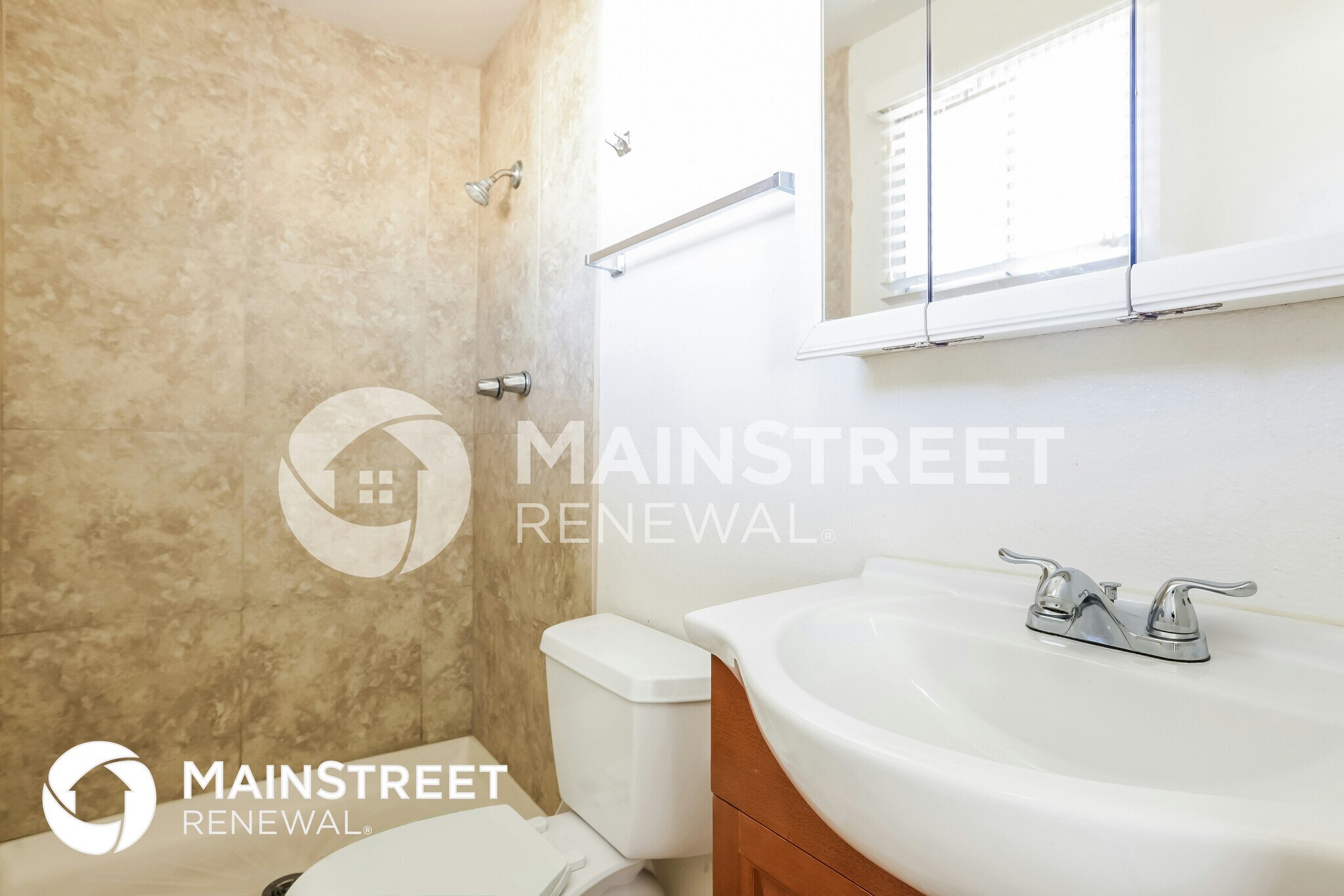 Building Photo - 7132 W Glenrosa Ave