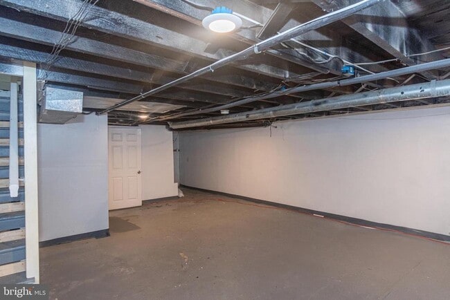 Building Photo - 409 Edgewood St