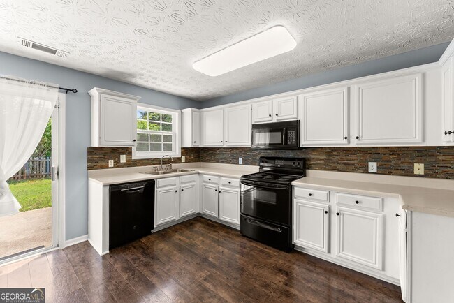 Building Photo - 104 Jameston Dr