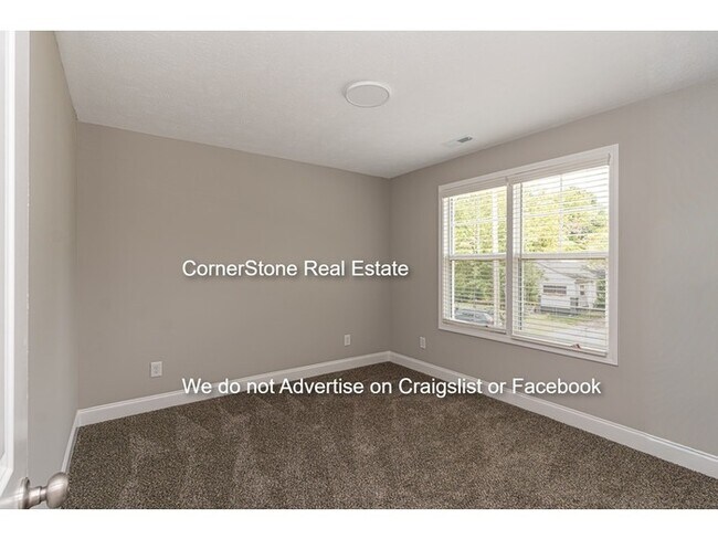 Building Photo - Move in special ($500 off first month's rent)