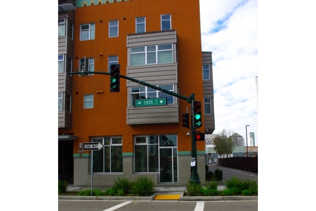 Primary Photo - Fox Court Apartments