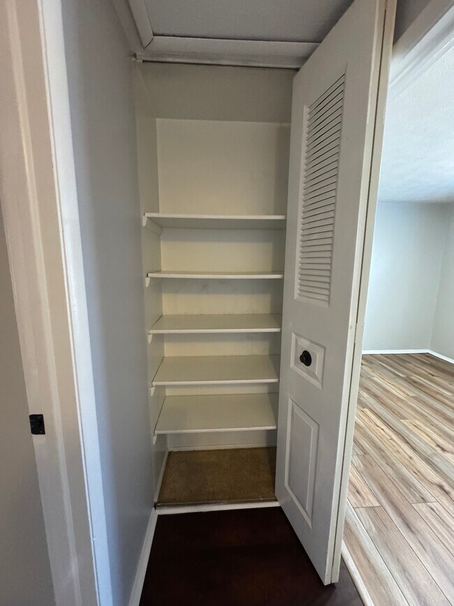 Building Photo - 261 Windsor Castle Dr