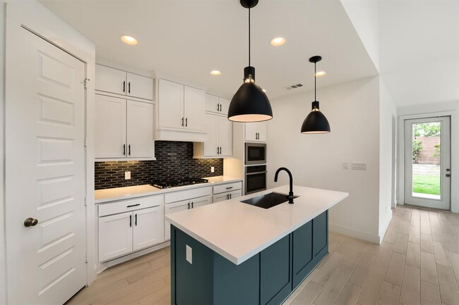 Building Photo - 1505 Seeger Dr