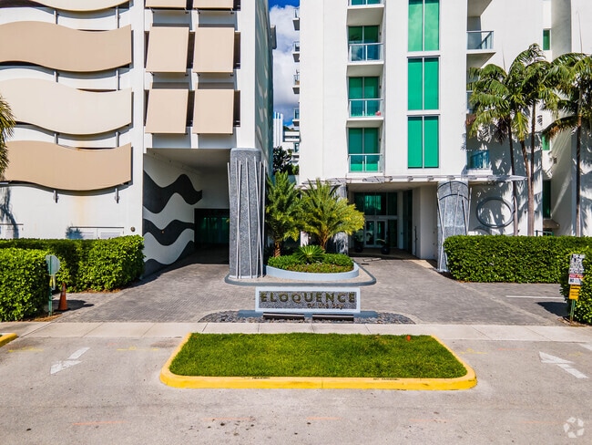 Building Photo - Eloquence on the Bay