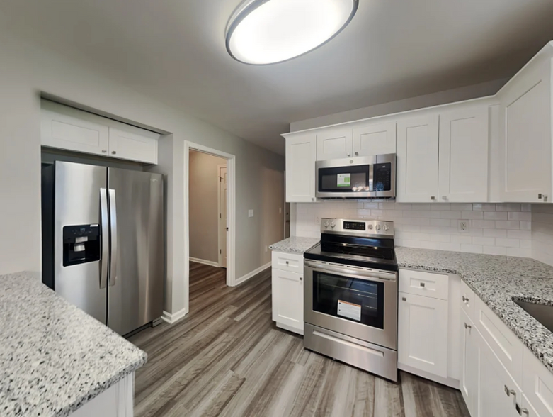 Building Photo - 1304 Crandon Dr