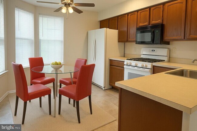 Building Photo - 17 Banbury Ct