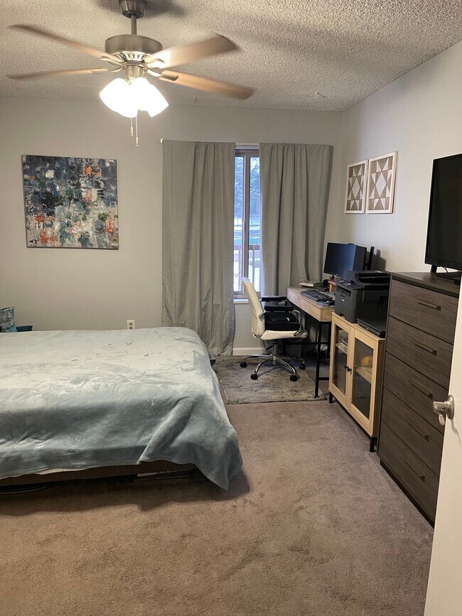 Building Photo - 3606 S Depew St