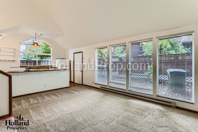 Building Photo - Spacious 1-Bedroom Plus Bonus Room in Forest Grove! BEST PRICE $1,650!!!
