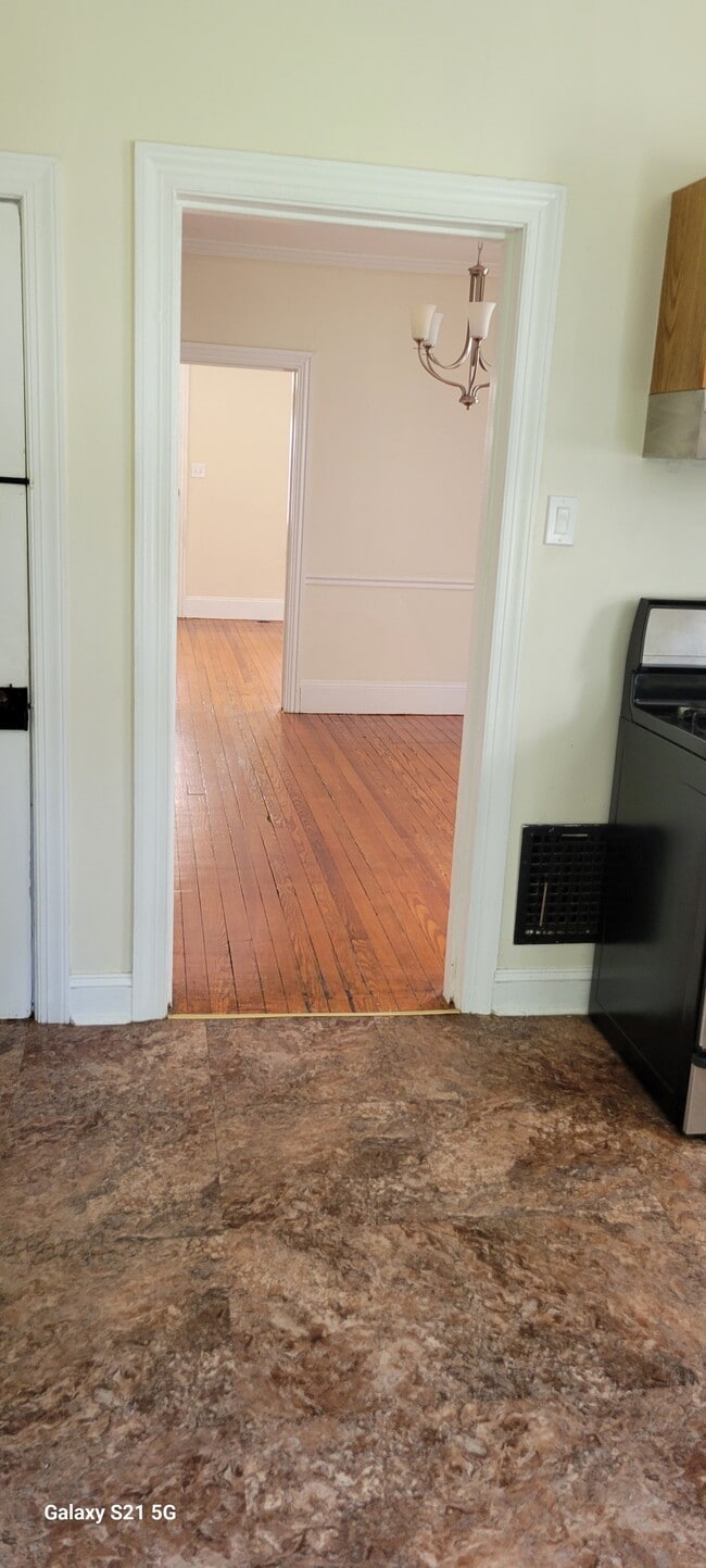 Building Photo - 731 Berwyn Ave