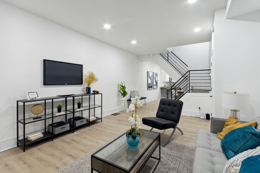 Building Photo - 6202 Callowhill St