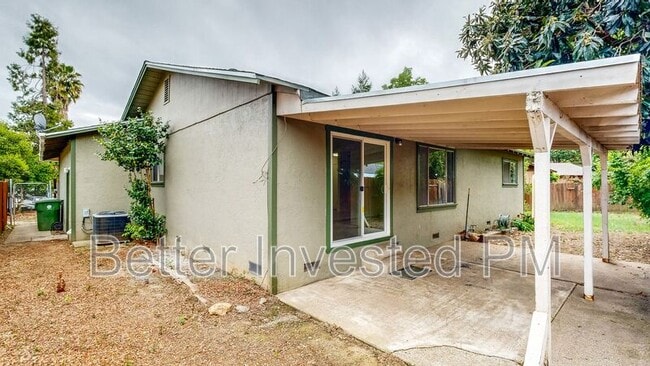 Building Photo - 570 Pomo Dr