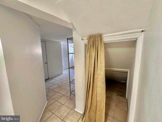 Building Photo - 1208 S Cleveland St