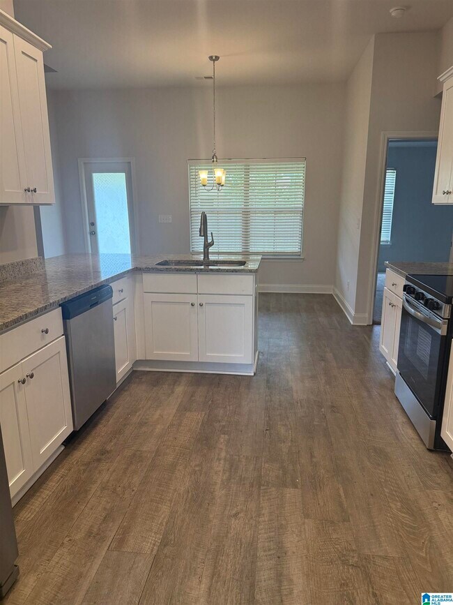 Building Photo - 414 Harless Ln