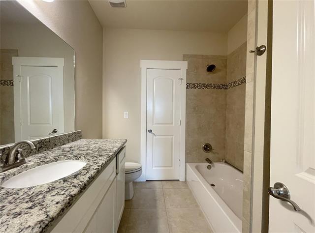 Building Photo - 207 Lily Ln