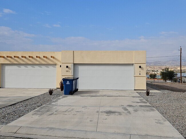 Building Photo - 183 Hacienda Loop