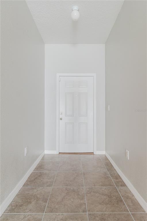 Building Photo - 304 Cascade Bend Dr