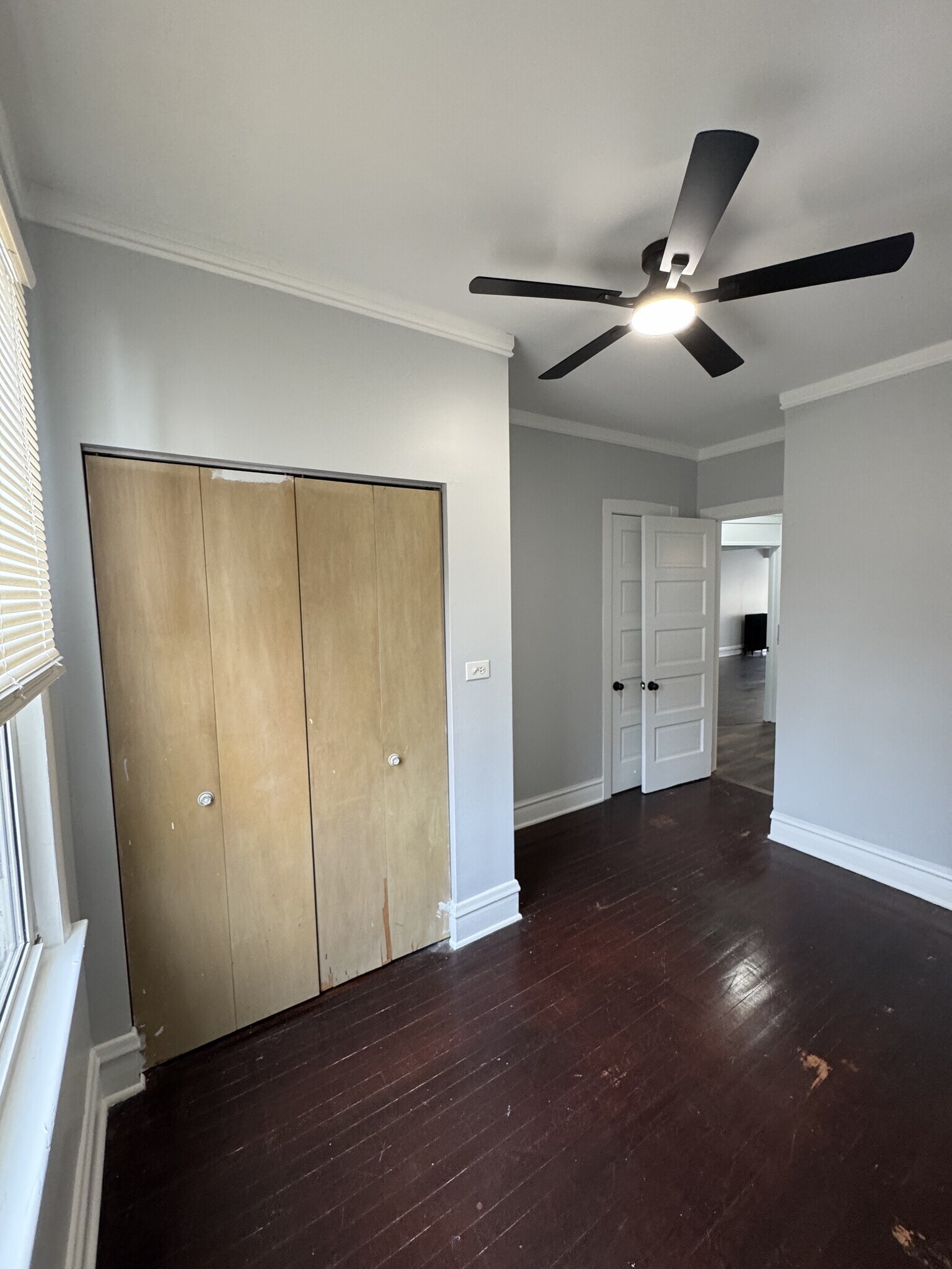 Building Photo - 5351 N Kimball Ave