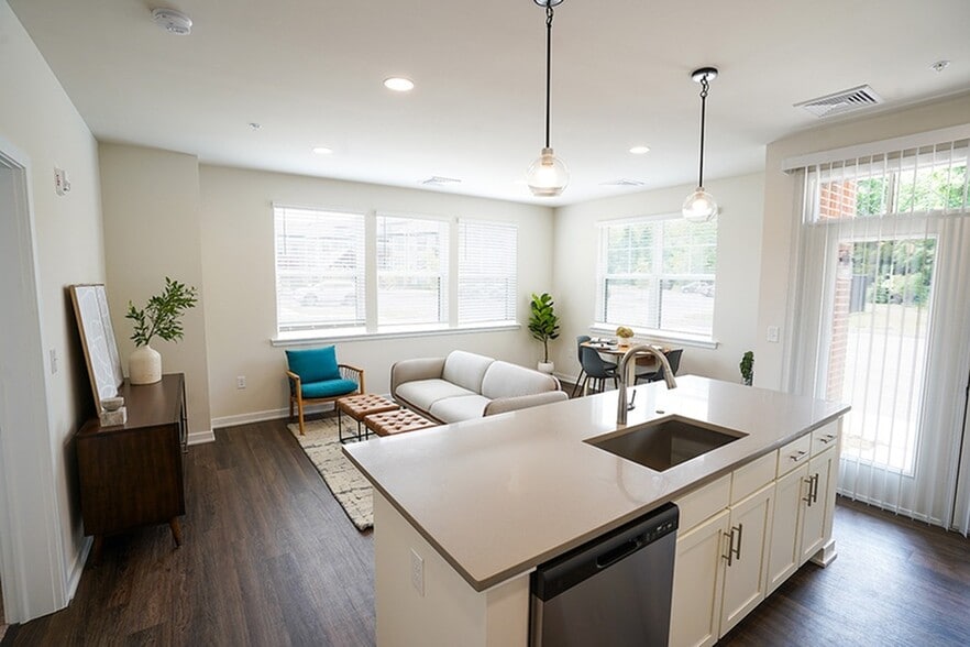 living room and kitchen - Butler Square