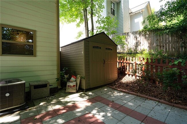 Building Photo - 715 Moonlight Way