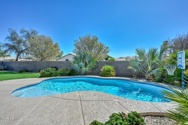 Building Photo - 18203 N 85th Dr