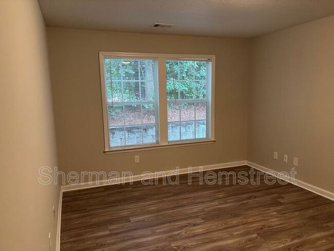 Building Photo - 3301 London Ct SW